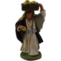 Pastore con cassetta di frutta sulla testa 10 cm Mondo Presepi