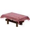 Mesa de madera de 7,3x5x3,7 cm de altura con 4 sillas.