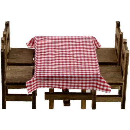 Mesa de madera de 7,3x5x3,7 cm de altura con 4 sillas.