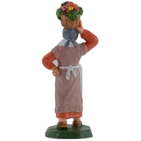 Woman with basket on the head cm 8
