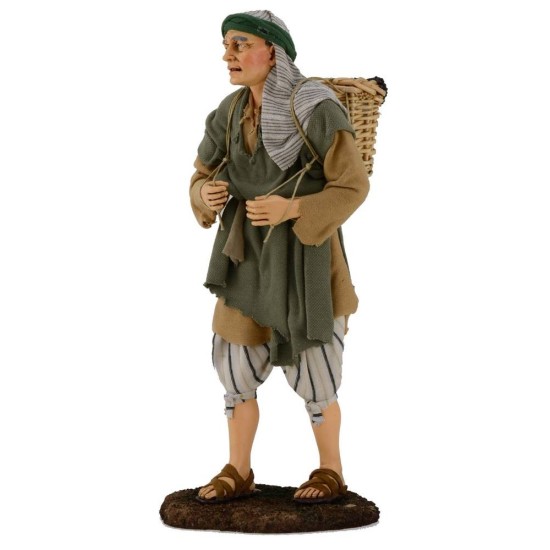 Man with grape basket on his shoulders 30 cm Pigini