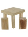 Mesa con taburetes de madera para estatuas de 12 a 15 cm.