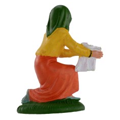 Mujer arrodillada con tela serie de 10 cm en pvc Mundo 2