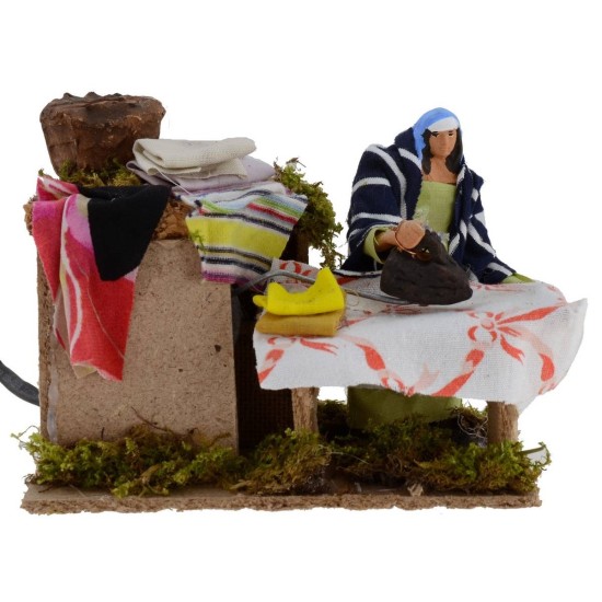 Mujer que plancha en movimiento 10 cm Mundo Belenes