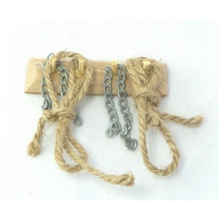 Hanger with ropes and chains - M69