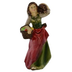 Mujer con cesta y leña al hombro serie 10 cm en resina