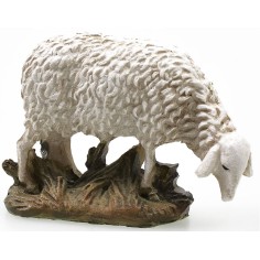 Oveja con la cabeza baja de resina pintada para estatuas de 10