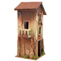 Casa de tres pisos con balcón cm 15x15x35 h Mundo Pesebres. 2