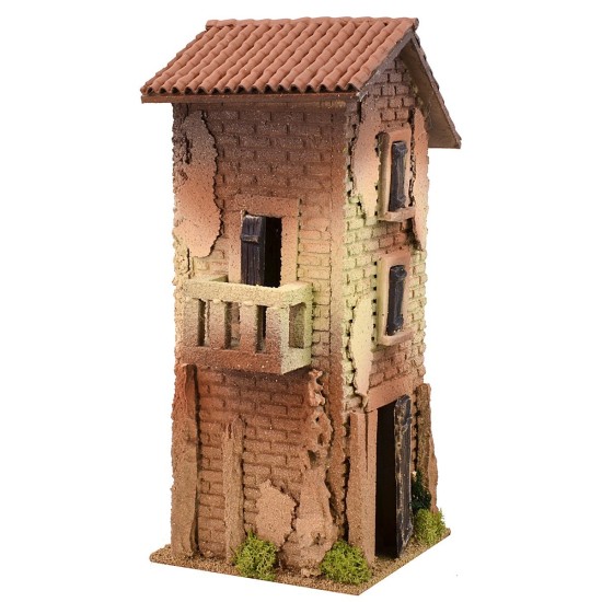 Casa de tres pisos con balcón cm 15x15x35 h Mundo Pesebres.