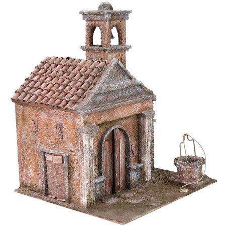 Iglesia con pozo y campanario de 29x29x37 cm de altura para estatuas de 10 cm.