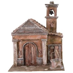 Iglesia con pozo y campanario de 29x29x37 cm de altura para estatuas de 10 cm. 2