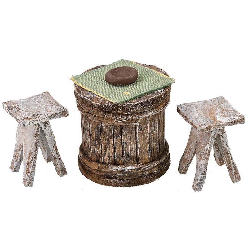 Tavolo con 2 sgabelli in legno per statue da 12 cm