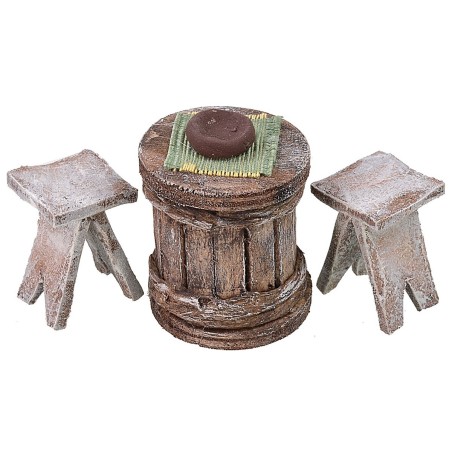 Mesa con 2 taburetes de madera para estatuas de 10 cm.