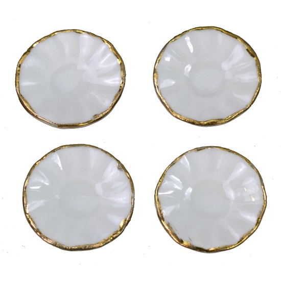 Set of 4 ceramic plates with border decorated with gold detail