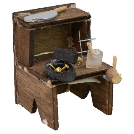 Banco de trabajo del carpintero de 4x4x5,5 cm de altura para estatuas de 6 cm de altura.