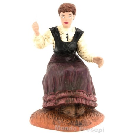 Donna che cuce serie cm 10 Oliver Mondo Presepi