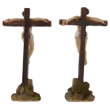 Estatuas de ladrones pascuales crucificados en el Calvario 5