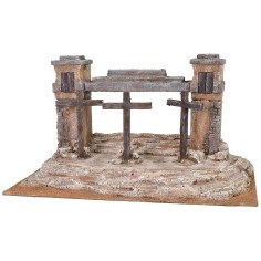 Escenario para crucifixión 48x27x25 h madera, estatuas 2