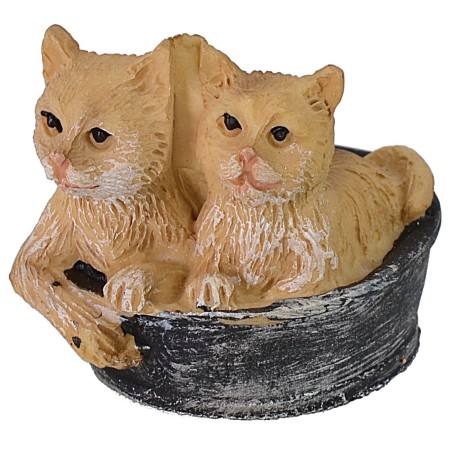Gatitos en la cesta para estatuas de 10-12 cm de altura