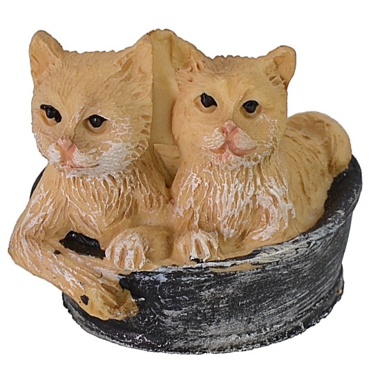 Gatitos en la cesta para estatuas de 10-12 cm de altura