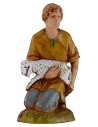 Chico arrodillado con cordero serie 10 cm Landi Moranduzzo