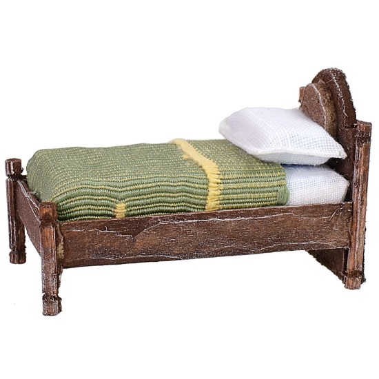 Cama individual de madera envejecida con relieve superior de