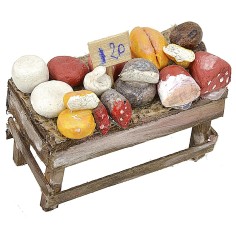 Puesto de mercado de belén con embutidos y quesos de 6x3,5x4 cm.