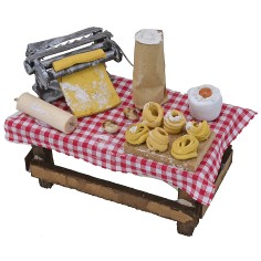 Tavolo con pasta fresca cm 9,8x5,6x4 h 2