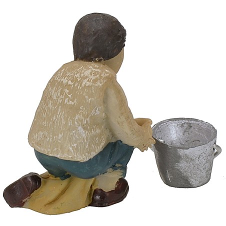 Giovane mungitore di capra in resina serie 9 cm