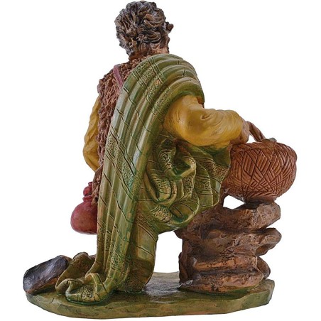 Hombre arrodillado con regalos 20 cm Euromarchi