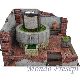 Crusher with mechanical movement and water