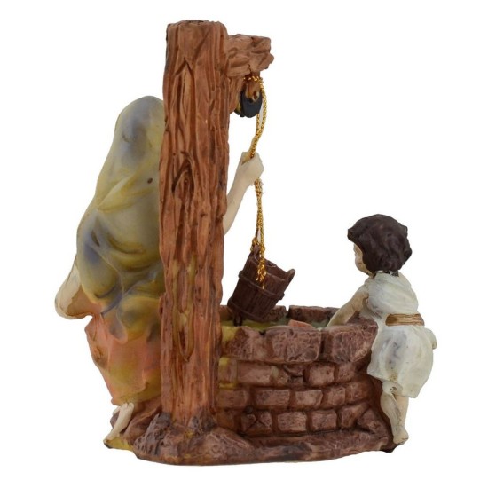 Mujer con niño en el pozo en resina serie cm