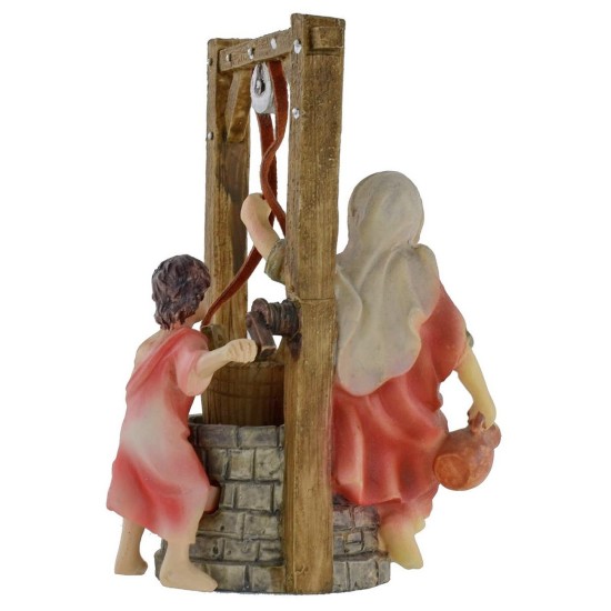 Donna con fanciullo al pozzo serie 10 cm in resina Mondo Presepi
