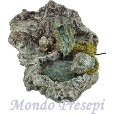 Cascata tra le rocce con lago Mondo Presepi
