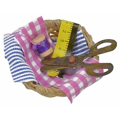 Basket with tools for seamstress ø 3 cm