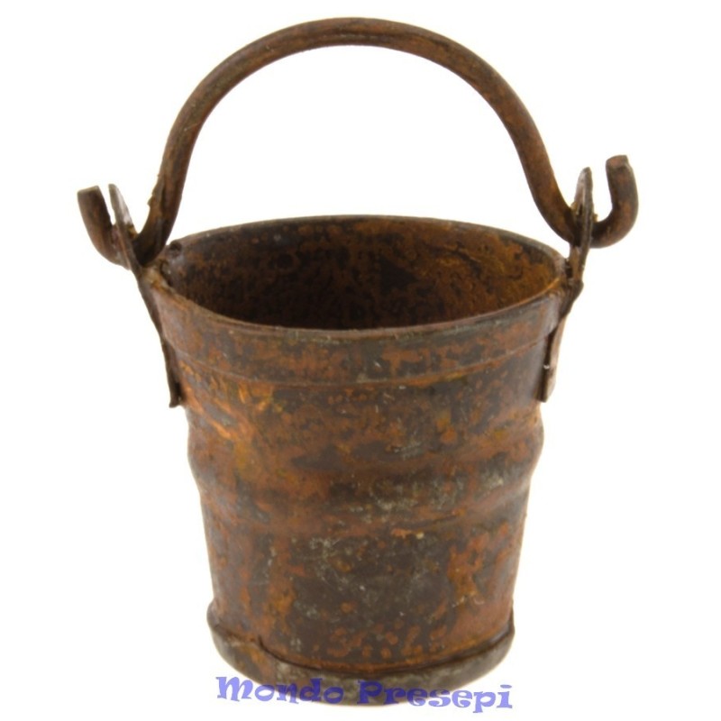 Rusty metal bucket Ø 2.5 cm