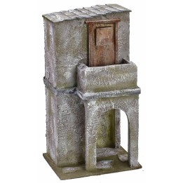 Casa con balcón y arcos de 14,5x11,5x26,5 cm de altura para