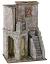 Casa con scalinata e bottega cm 39x29x56,5 h per statue da 20