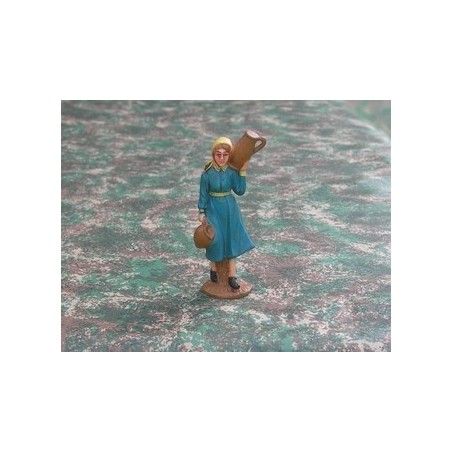 Woman with amphora 10 cm