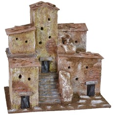 Casas en la distancia con escalera de 22x15x21 cm de altura a lo lejos. 2