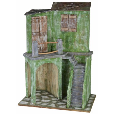 Casa con escalera y tienda de 58x43x83 cm de altura para estatuas de 30 cm.