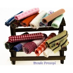 Banco de madera para belén con telas - Accesorios Mundo Belenes