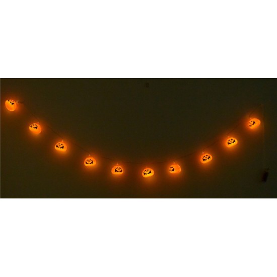 Cadena de 10 calabazas con luces a pilas para Halloween.