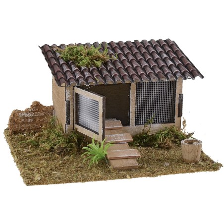 Gallinero para belén con techo de tejas de 15x13x8 cm de altura.
