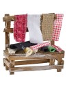Bancarella in legno con stoffe per presepe cm 12x6x12 h