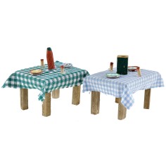 Tavolo apparecchiato in colori assortiti cm 5,5x4,1x3,5 h