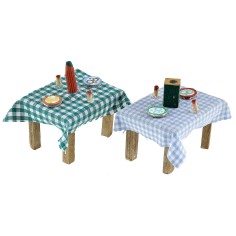Tavolo apparecchiato in colori assortiti cm 5,5x4,1x3,5 h 2