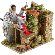 Ortolana che spreme i pomodori in movimento 10 cm Mondo Presepi 2