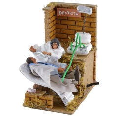 Dentista en movimiento con paciente cm 10 Mundo Pesebres