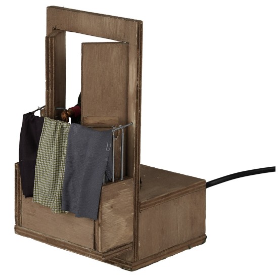 copy of Donna che lava bimbo 12 cm in movimento